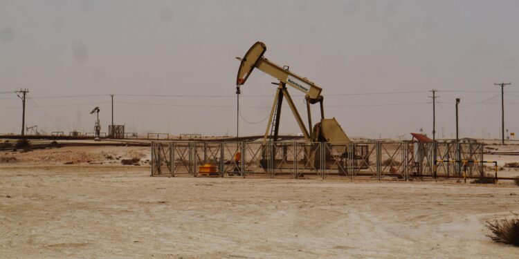 Bahrain_Oil_Pump_2