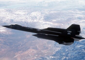 SR-71B_trainer_on_1000th_flight_1983