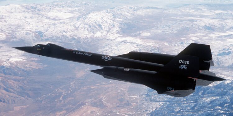 SR-71B_trainer_on_1000th_flight_1983